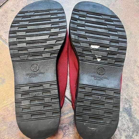 Montego Bay Club Women’s Red Stretch Slip ons Size 6 Wide - Picture 8 of 11